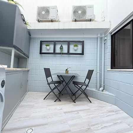 Casa Algarvia Townhouse Patio & Rooftop Vakantiehuis *