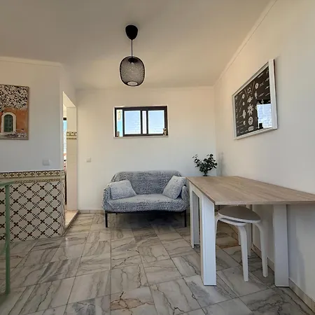 Vakantiehuis Casa Algarvia Townhouse Patio & Rooftop *