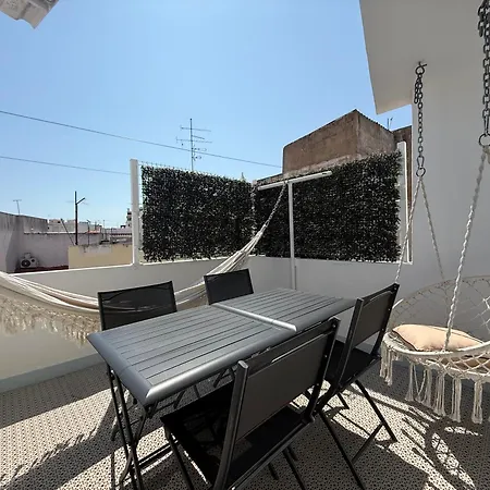 Casa Algarvia Townhouse Patio & Rooftop Vakantiehuis *