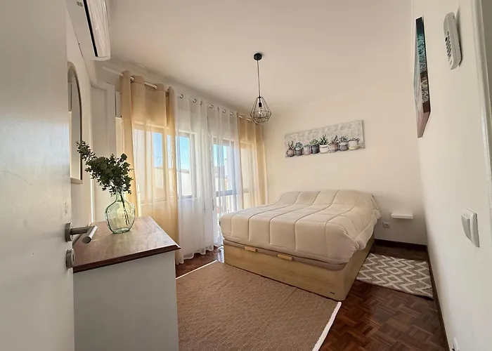 Casa Algarvia Townhouse Patio & Rooftop * Портиман