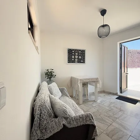 Casa Algarvia Townhouse Patio & Rooftop *